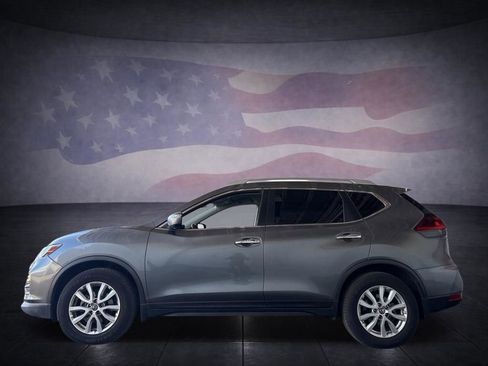 Used 2019 Nissan Rogue SV FWD image 2