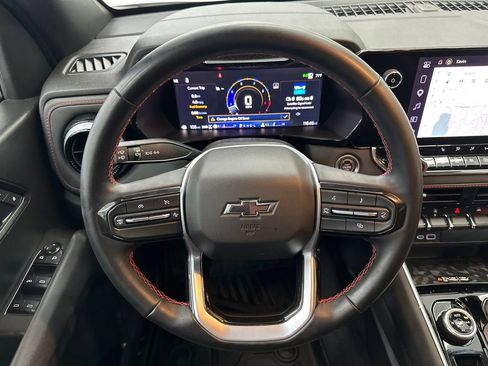 Used 2025 Chevrolet Colorado Z71 AWD/4WD image 24