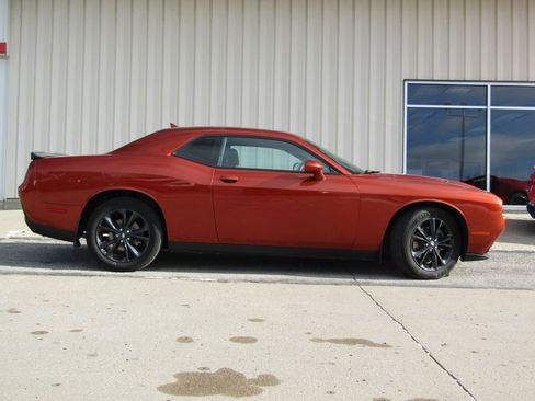 Used 2021 Dodge Challenger SXT w/ Driver Convenience Group image 2
