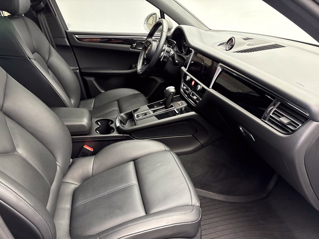 Certified 2023 Porsche Macan S AWD/4WD image 24
