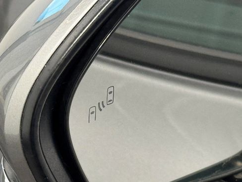 Used 2025 Toyota Camry SE image 26