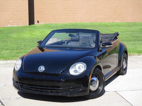 Used 2013 Volkswagen Beetle 2.5 FWD image 36