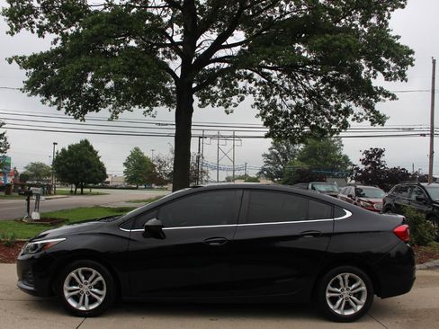 Used 2019 Chevrolet Cruze LT w/ LT Fleet Convenience Package FWD image 6