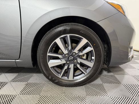 Used 2025 Nissan Versa SV FWD image 9