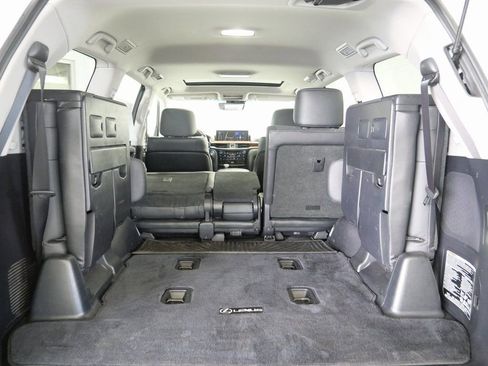 Used 2016 Lexus LX 570 4WD image 27
