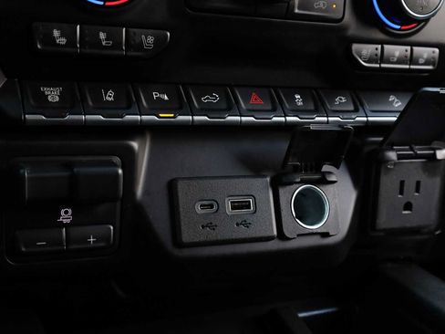 Used 2021 Chevrolet Silverado 2500 LTZ w/ LTZ Plus Package AWD/4WD image 21