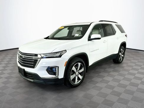 Used 2023 Chevrolet Traverse LT w/ LT Premium Package AWD/4WD image 5