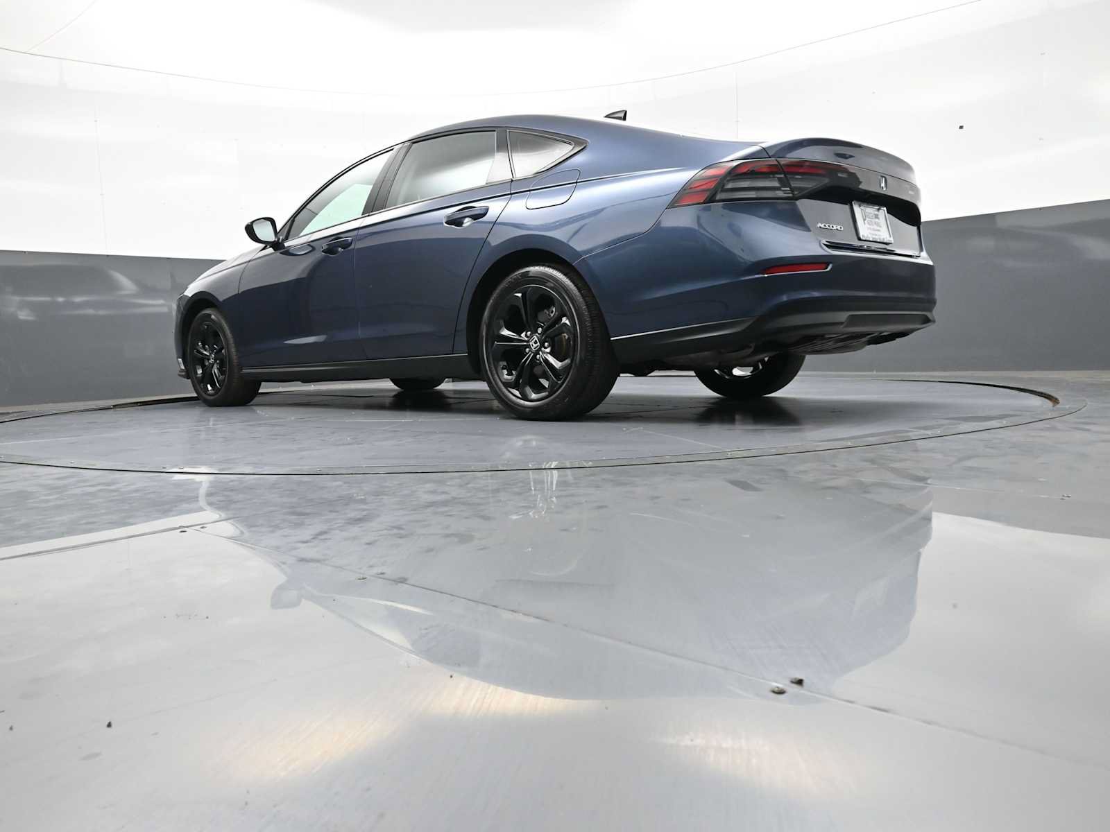 Used 2025 Honda Accord SE image 31