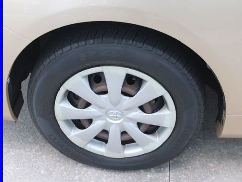 Used 2011 Toyota Corolla LE FWD image 9
