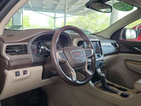 Used 2019 GMC Acadia Denali w/ Technology Package FWD image 11