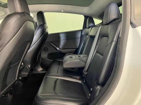 Used 2025 Tesla Model Y Performance image 14