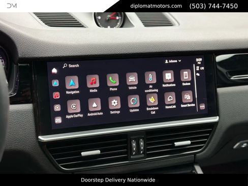 Used 2023 Porsche Cayenne image 32
