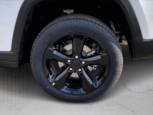 New 2026 Jeep Grand Cherokee Limited w/ Limited Altitude Package AWD/4WD image 34