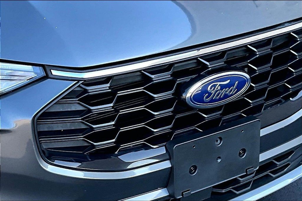 Used 2023 Ford Escape ST-Line w/ Tech Pack #1 AWD/4WD image 29