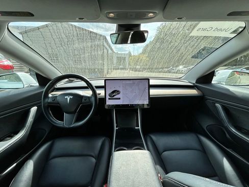 Used 2018 Tesla Model 3 Long Range image 9