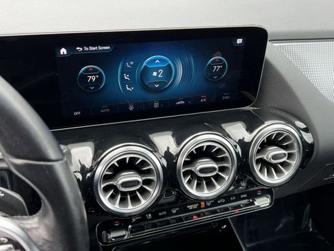 Used 2021 Mercedes-Benz GLA 250 w/ Premium Package image 19