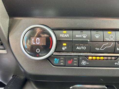 Used 2021 Ford Expedition XLT RWD image 23
