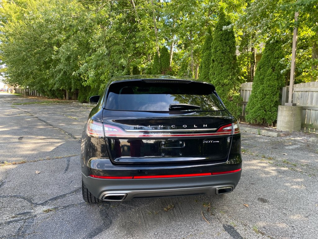 Used 2019 Lincoln Nautilus Premier AWD/4WD image 4