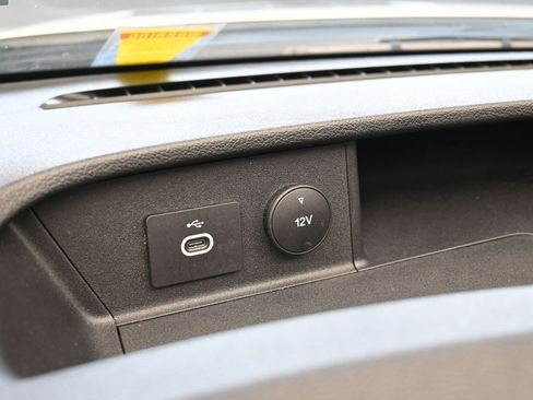 Used 2023 Ford Transit 350 XLT image 29