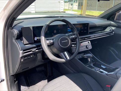 Certified 2026 Hyundai Santa Cruz SE image 18