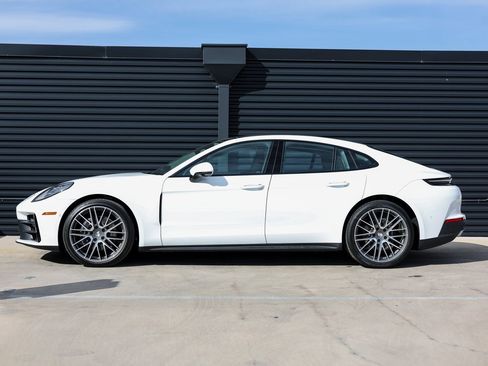New 2026 Porsche Panamera 4 image 2
