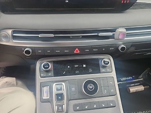 Used 2024 Hyundai Palisade Calligraphy image 14