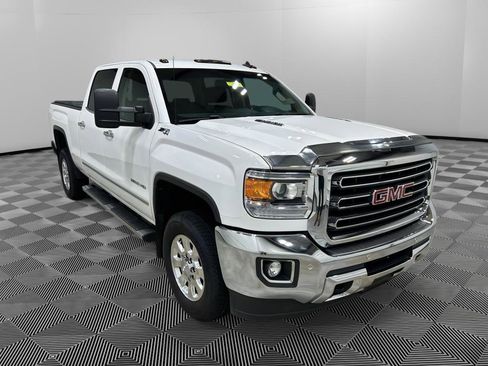 Used 2015 GMC Sierra 2500 SLT w/ Duramax Plus Package AWD/4WD image 3