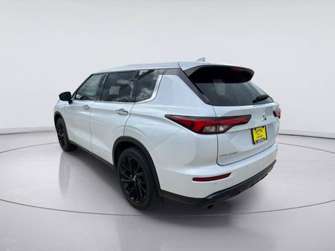 Used 2022 Mitsubishi Outlander SE FWD image 5