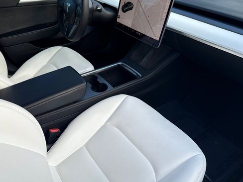 Used 2022 Tesla Model 3 Long Range image 17