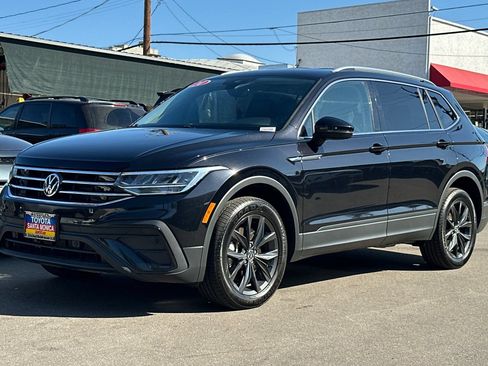 Used 2024 Volkswagen Tiguan SE AWD/4WD image 8