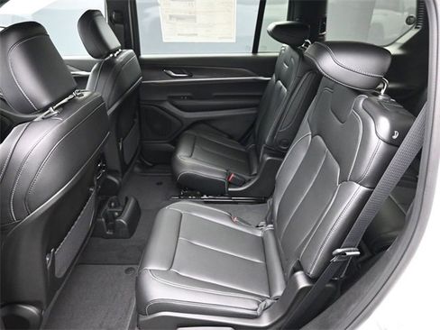 New 2025 Jeep Grand Cherokee L Limited w/ Black Appearance Package image 18