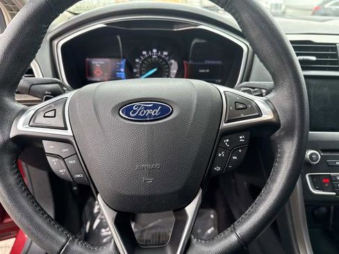 Used 2017 Ford Fusion SE w/ Fusion SE Technology Package image 20
