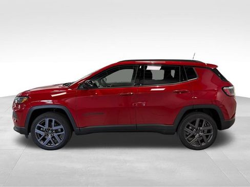 Used 2026 Jeep Compass Latitude AWD/4WD image 4