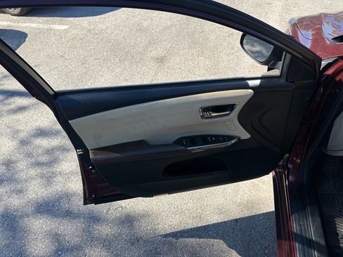 Used 2014 Toyota Avalon Limited image 13