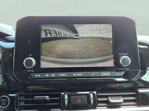 Used 2023 Nissan Pathfinder SV AWD/4WD image 19