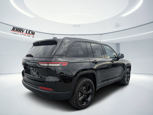 Certified 2025 Jeep Grand Cherokee Limited w/ Luxury Tech Group II AWD/4WD image 3