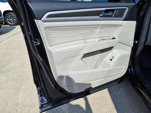 Used 2023 Volkswagen Atlas SE w/ Panoramic Sunroof Package FWD image 27