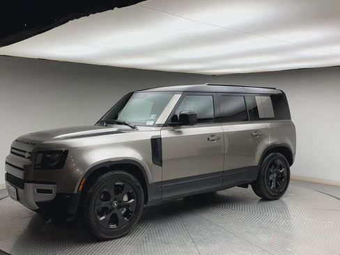Used 2025 Land Rover Defender 110 S AWD/4WD image 6