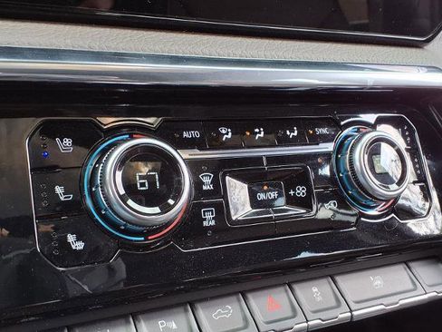 Certified 2025 GMC Sierra 3500 Denali w/ Denali Reserve Package image 8