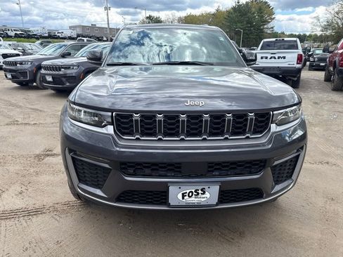 New 2026 Jeep Grand Cherokee L Limited AWD/4WD image 8