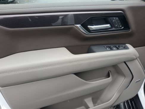 New 2026 GMC Yukon Elevation image 17