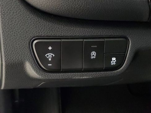 Used 2025 Kia Seltos S FWD image 13