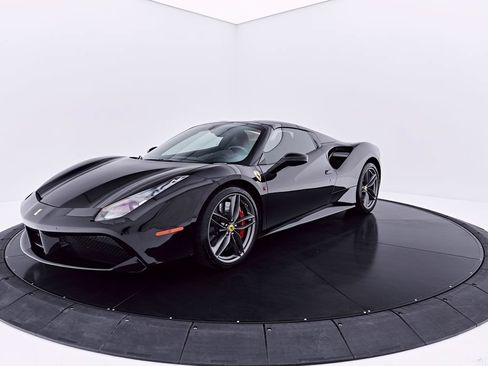 Used 2018 Ferrari 488 Spider RWD image 12