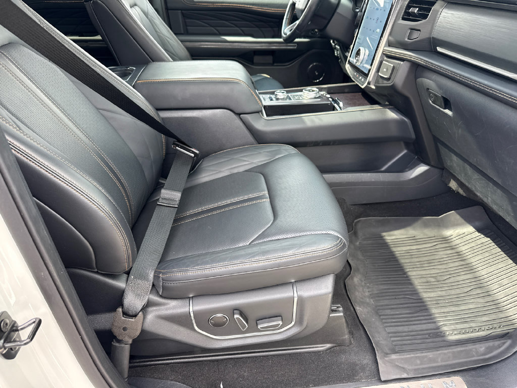 Used 2023 Ford Expedition Platinum AWD/4WD image 13