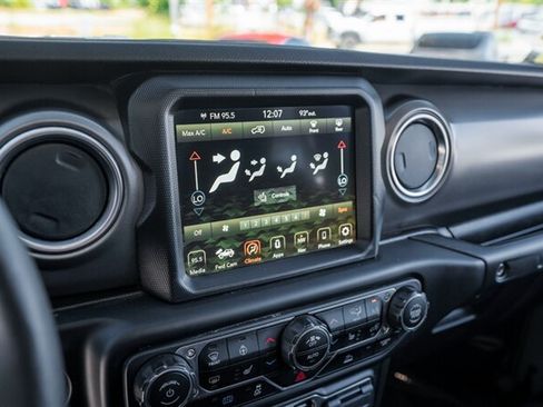 Used 2023 Jeep Wrangler Unlimited Rubicon 4xe w/ Cold Weather Group AWD/4WD image 31