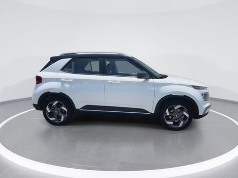 New 2026 Hyundai Venue SEL FWD image 9