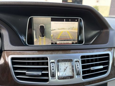 Used 2014 Mercedes-Benz E 250 BlueTEC Sedan image 19