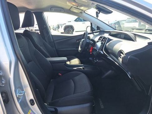 Used 2022 Toyota Prius LE FWD image 19