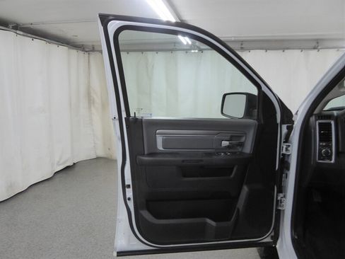 Used 2022 RAM 1500 Classic SLT w/ Electronics Group AWD/4WD image 18