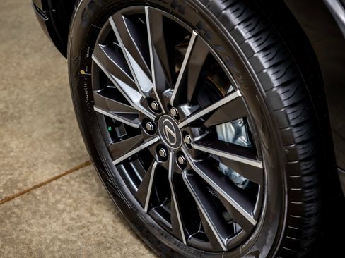 Used 2026 Lexus GX 550 w/ Accessory Package (2T) image 16